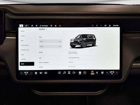 Used 2025 Rivian R1S Adventure AWD/4WD image 13