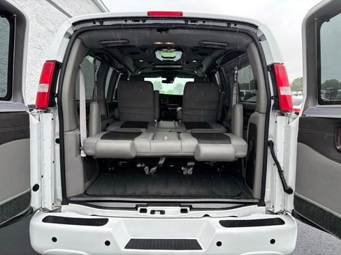 Used 2019 GMC Savana 2500 RWD image 10