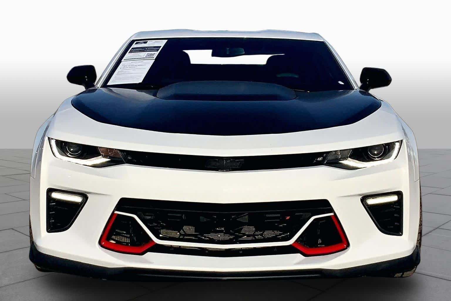 Used 2018 Chevrolet Camaro SS RWD image 3
