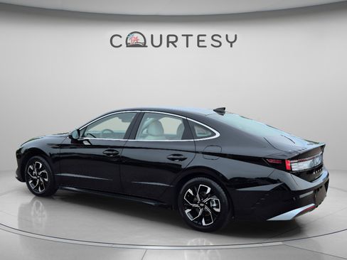 Certified 2025 Hyundai Sonata SEL FWD image 3