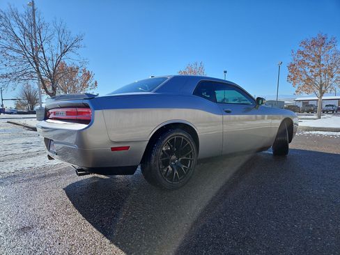Used 2014 Dodge Challenger R/T image 3