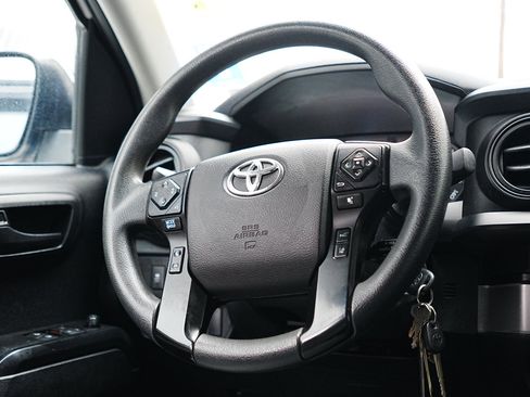 Used 2020 Toyota Tacoma SR image 15