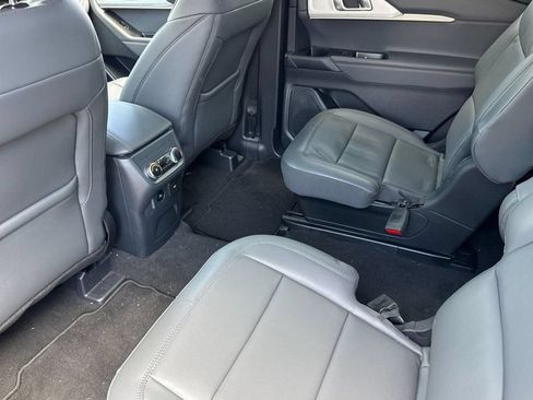 Used 2025 Ford Explorer Active w/ Active Comfort Package RWD image 13