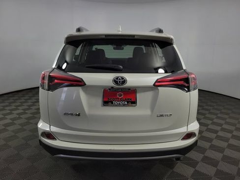 Used 2018 Toyota RAV4 Limited FWD image 8