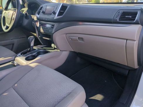 Used 2017 Honda Ridgeline RTS image 27