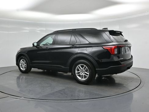 New 2026 Ford Explorer Active RWD image 6