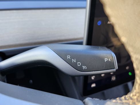 Used 2022 Tesla Model 3 image 10