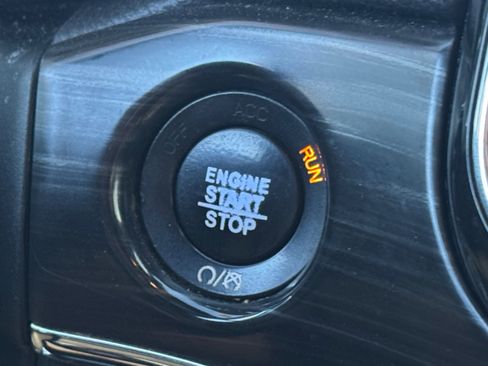 Used 2019 Jeep Grand Cherokee Limited image 25