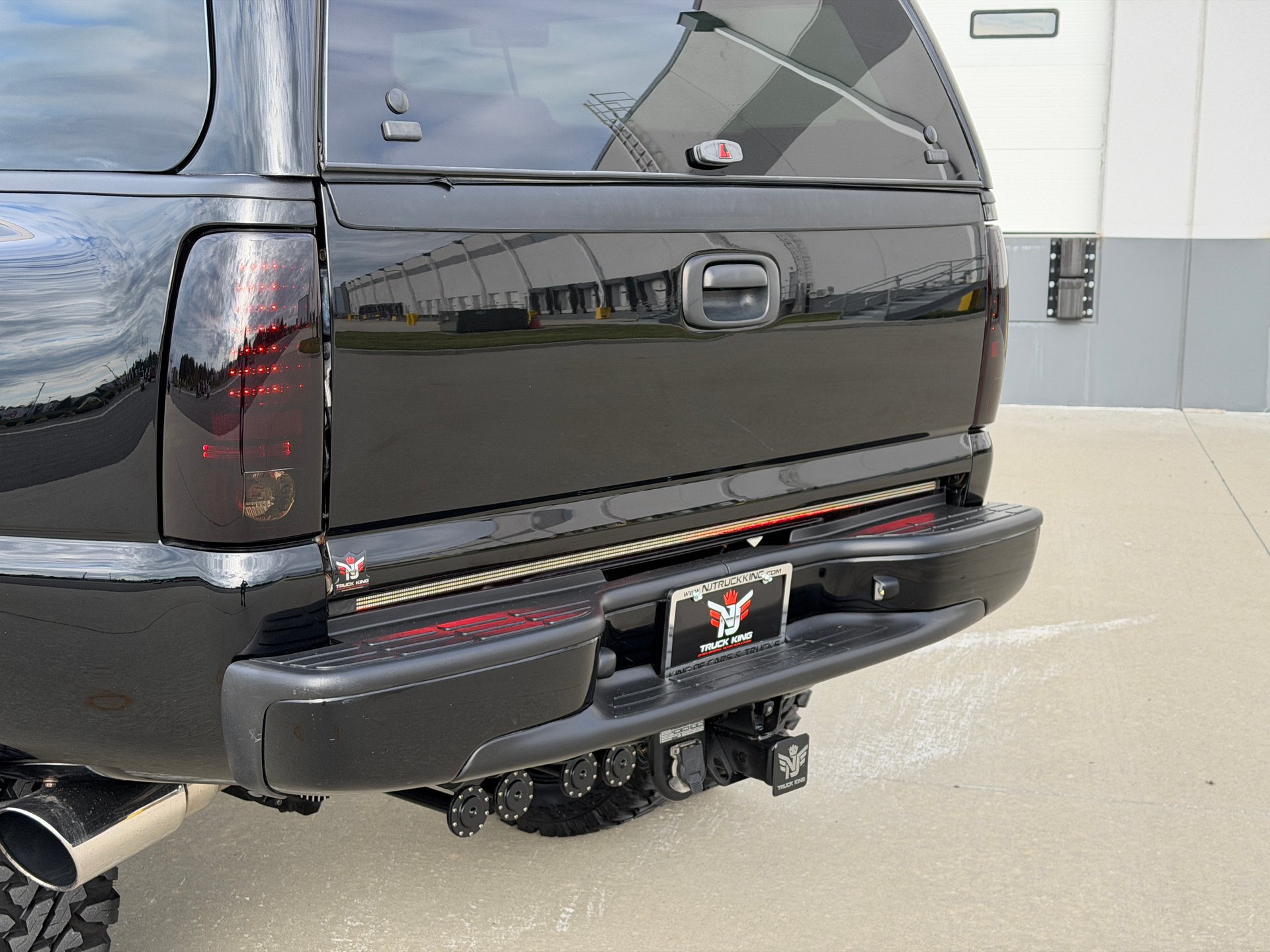 Used 2007 GMC Sierra 3500 SLT w/ Heavy-Duty Power Package AWD/4WD image 6