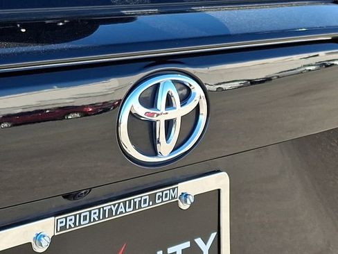 Used 2022 Toyota RAV4 LE image 29