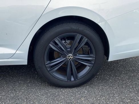 Used 2023 Volkswagen Jetta SE image 10