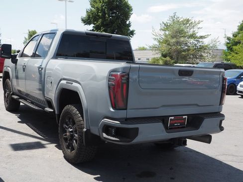 Used 2024 GMC Sierra 2500 AT4 w/ AT4 Premium Plus Package AWD/4WD image 4