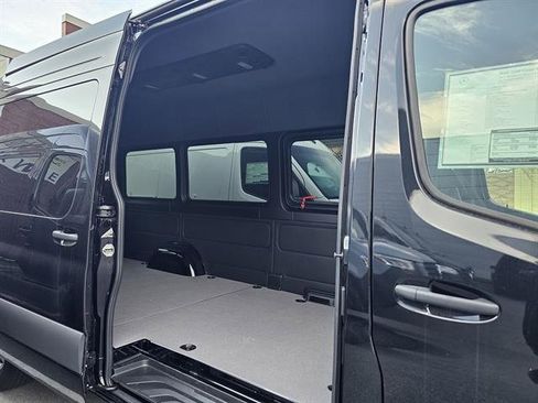 New 2024 Mercedes-Benz Sprinter 2500 image 6