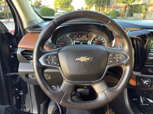 Used 2018 Chevrolet Traverse High Country w/ LPO, Cargo Package AWD/4WD image 42