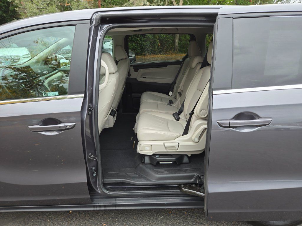 Used 2025 Honda Odyssey EX-L image 17