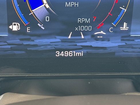 Used 2025 Chevrolet Suburban Z71 AWD/4WD image 26