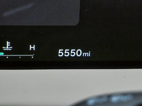 Certified 2026 Genesis GV70 2.5T Select AWD/4WD image 23
