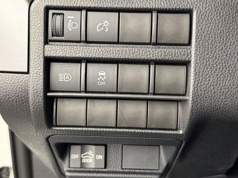 Certified 2026 Toyota Tacoma SR5 AWD/4WD image 28