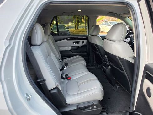 Used 2025 Honda Pilot EX-L image 14
