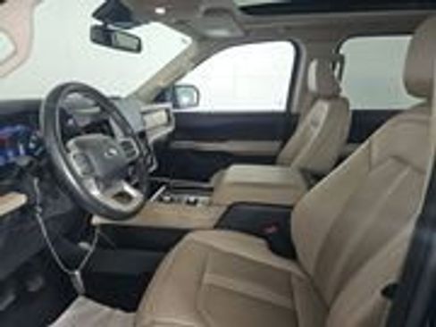 Used 2024 Ford Expedition Limited AWD/4WD image 6