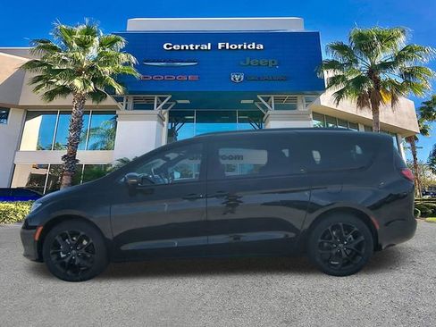 New 2026 Chrysler Pacifica Select w/ S Appearance Package image 8