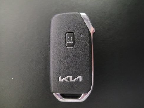 Used 2022 Kia Telluride S FWD image 32