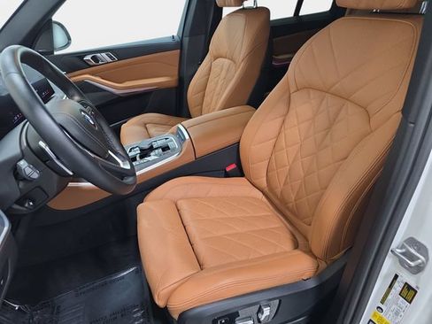 Used 2024 BMW X5 xDrive40i w/ Premium Package AWD/4WD image 13