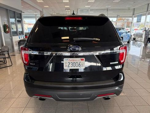 Used 2019 Ford Explorer XLT w/ Equipment Group 202A image 4