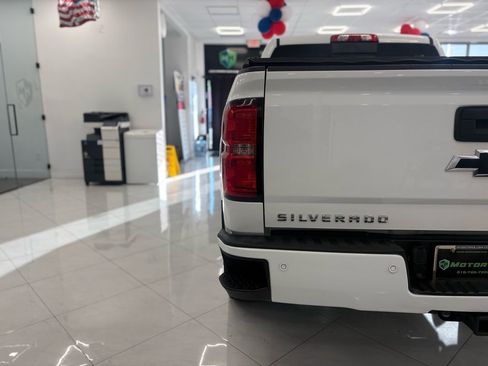 Used 2018 Chevrolet Silverado 1500 LT w/ All Star Edition AWD/4WD image 11