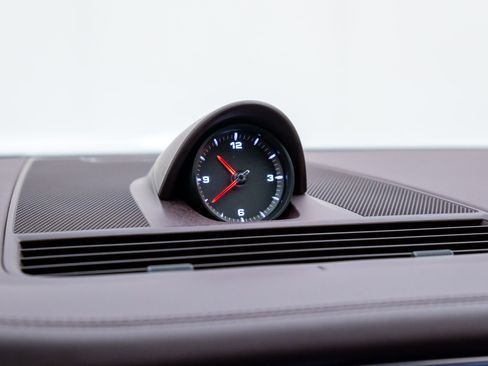 Used 2023 Porsche Panamera 4 Platinum Edition image 22