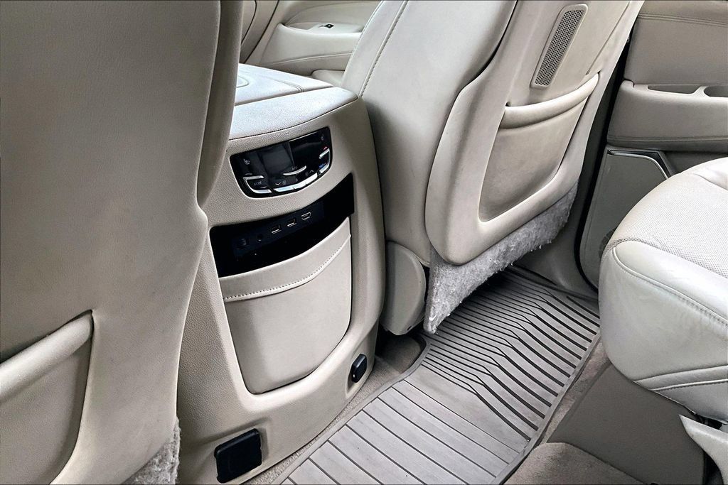 Used 2020 Cadillac Escalade Luxury AWD/4WD image 10