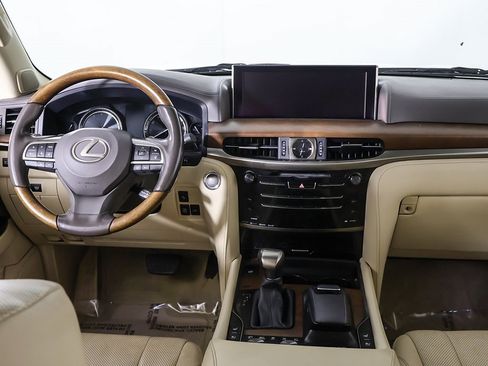 Used 2016 Lexus LX 570 4WD image 42