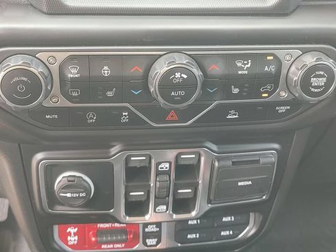 Used 2022 Jeep Wrangler Unlimited Rubicon w/ Steel Bumper Group AWD/4WD image 18