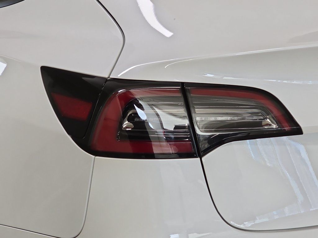 Used 2022 Tesla Model 3 Long Range AWD/4WD image 33