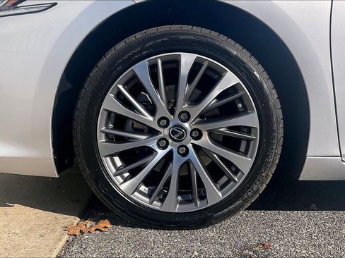 Used 2019 Lexus ES 350 image 11