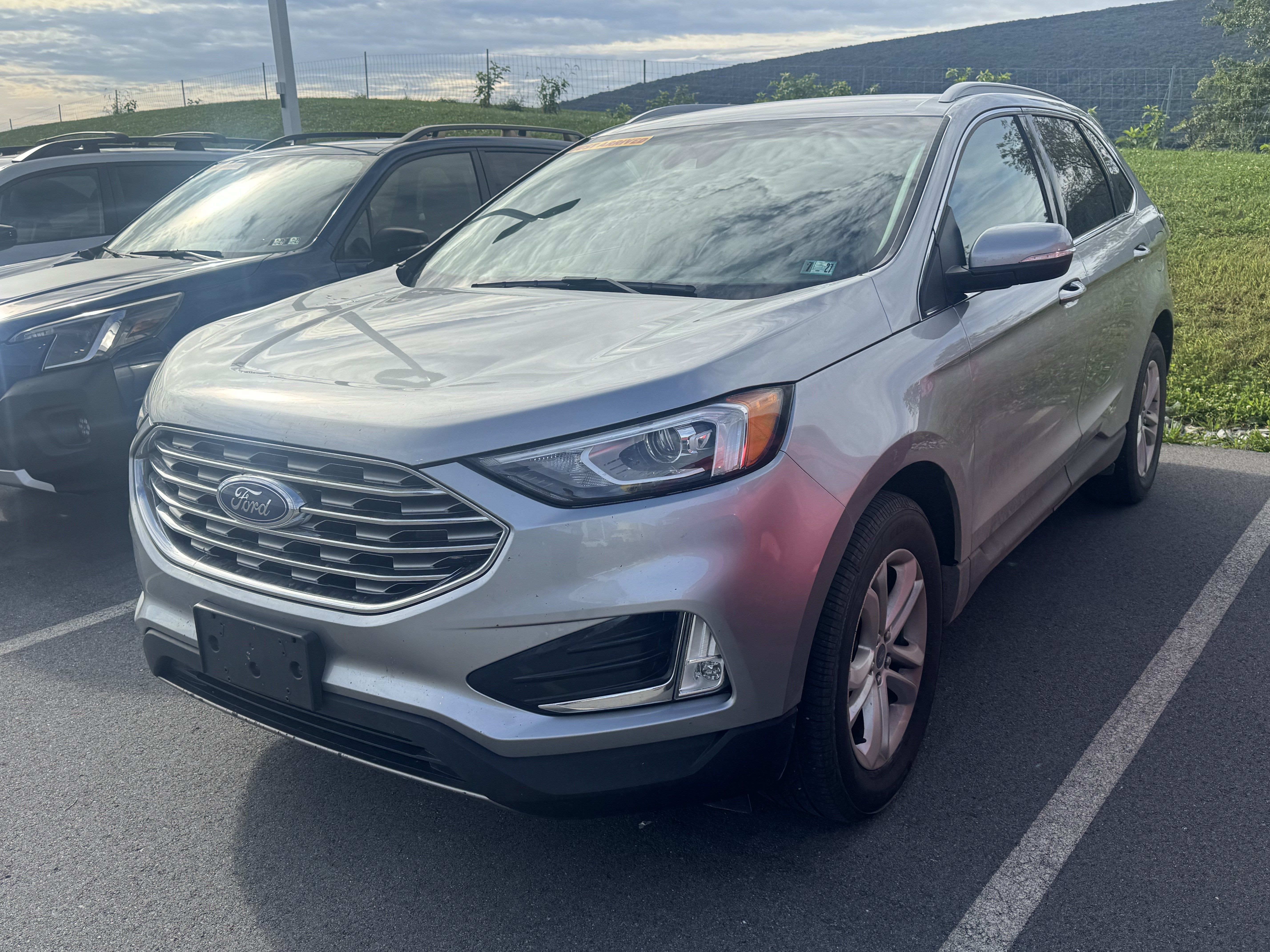 Used 2020 Ford Edge SEL w/ Convenience Package AWD/4WD image 3