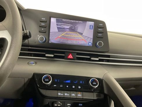 Used 2023 Hyundai Elantra SEL w/ Preferred Accessory Package FWD image 21