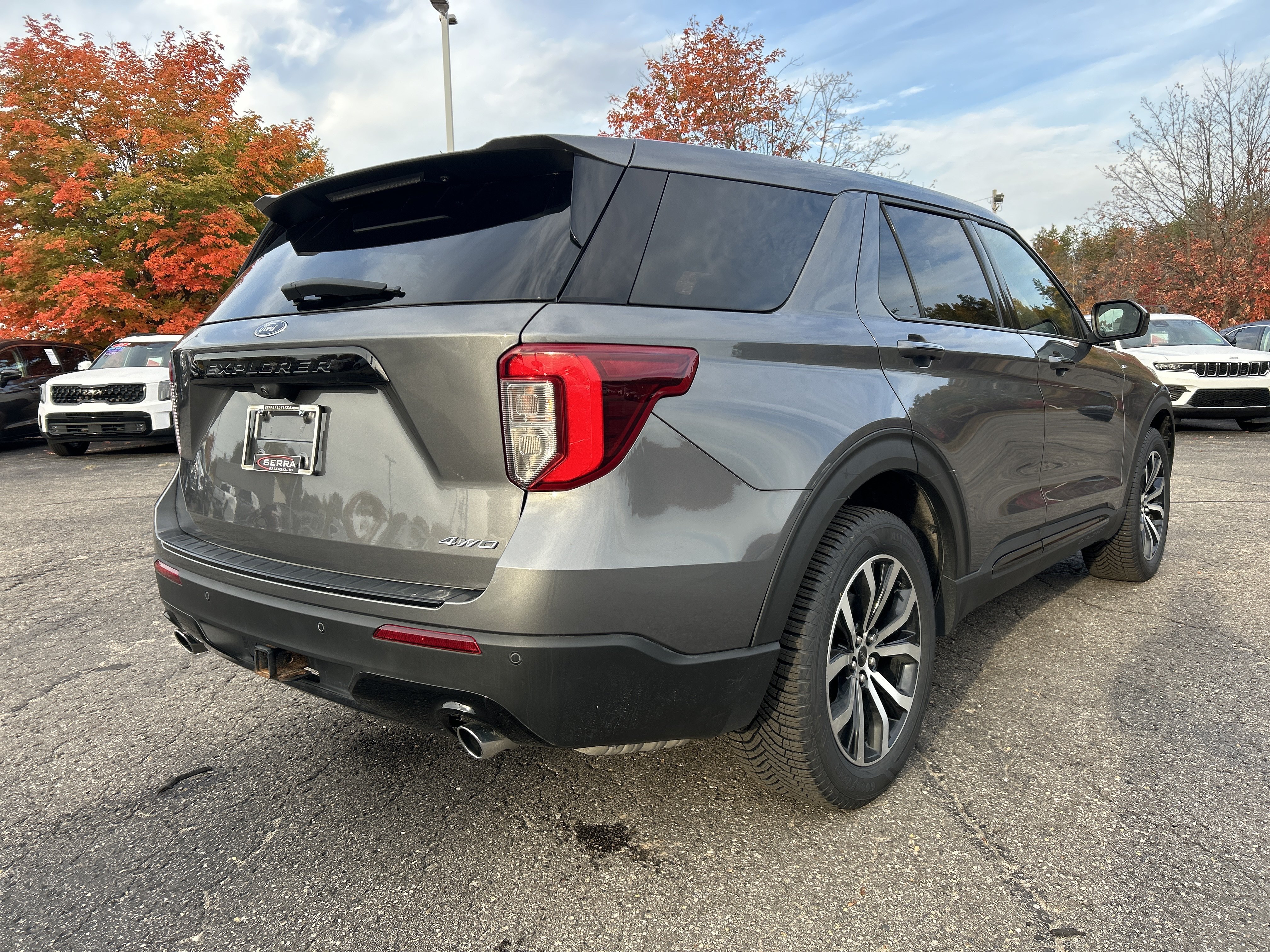Used 2022 Ford Explorer ST-Line w/ Class IV Trailer Tow Package AWD/4WD image 3