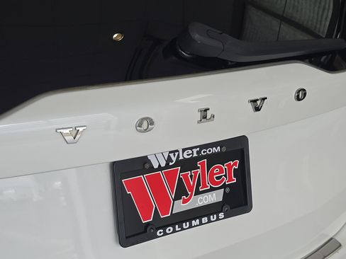 Used 2021 Volvo XC90 T6 Momentum image 15