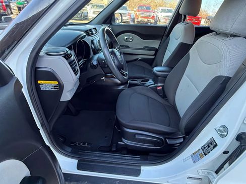 Used 2018 Kia Soul image 14