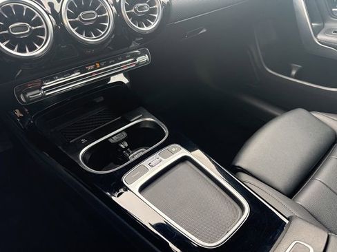 Used 2025 Mercedes-Benz CLA 250 image 17