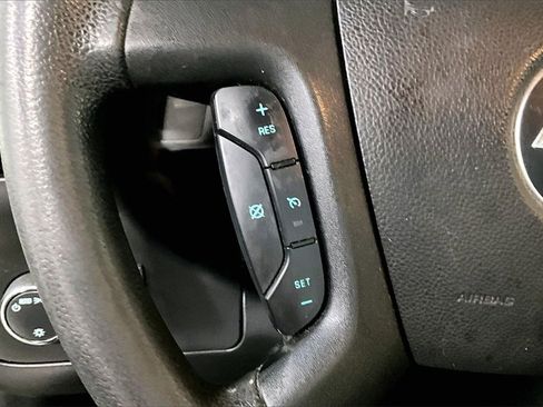 Used 2019 Chevrolet Express 2500 w/ Driver Convenience Package image 9