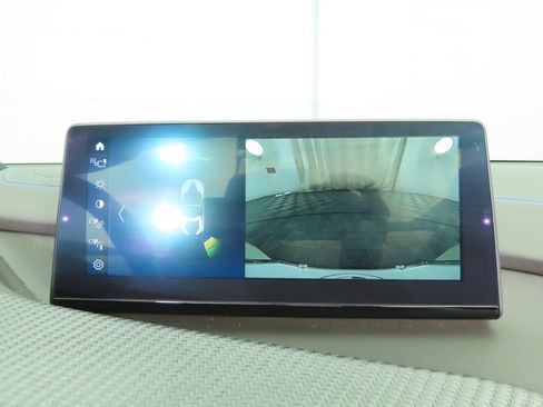 Used 2019 BMW i8 Roadster image 24