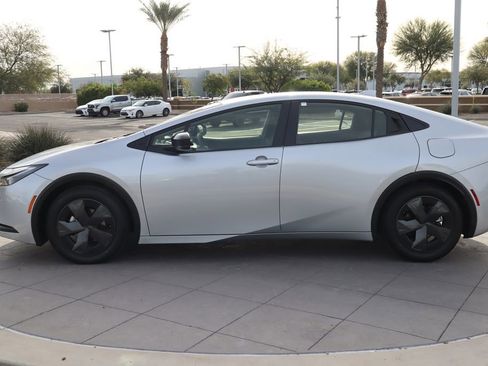 Certified 2025 Toyota Prius LE image 8