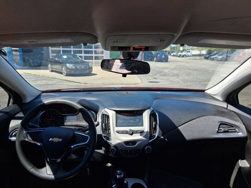 Used 2017 Chevrolet Cruze LS FWD image 14