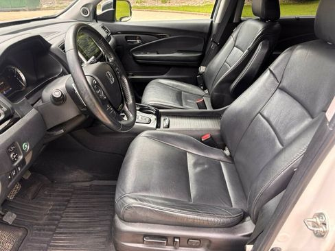 Used 2017 Honda Pilot Touring image 9