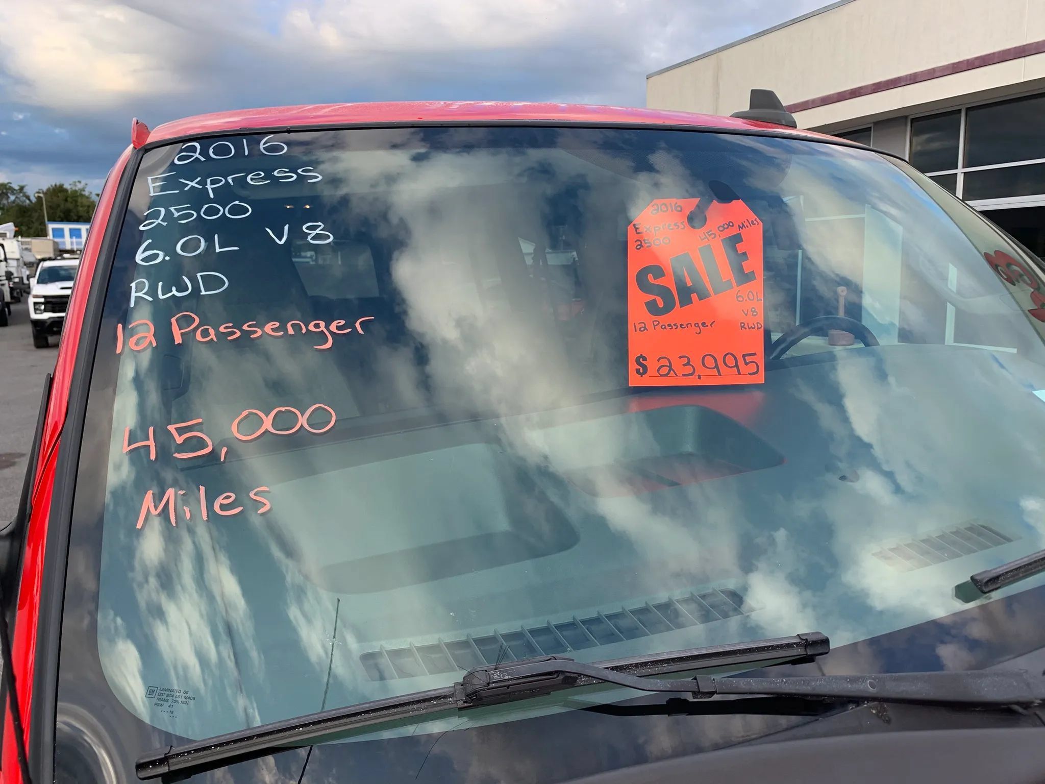 Used 2016 Chevrolet Express 2500 LS RWD image 3