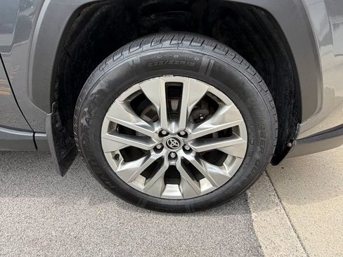 Used 2021 Toyota RAV4 XLE Premium AWD/4WD image 18