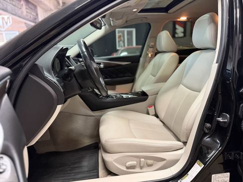 Used 2019 INFINITI Q50 Luxe w/ Essential Package (3.0T Luxe) AWD/4WD image 14
