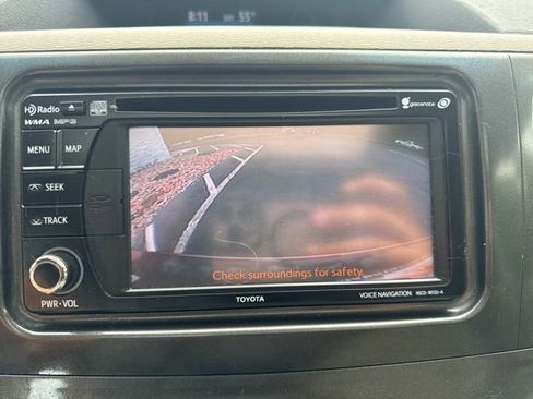 Used 2013 Toyota Sienna XLE FWD image 23